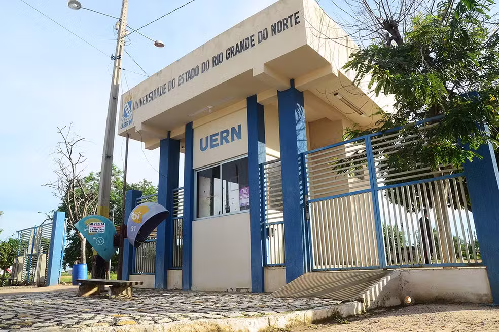 UERN cancela concurso público para professor
