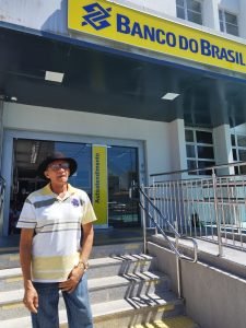 Segunda chance: ex-assaltante retorna em paz a banco que roubou há quarenta anos no interior do RN