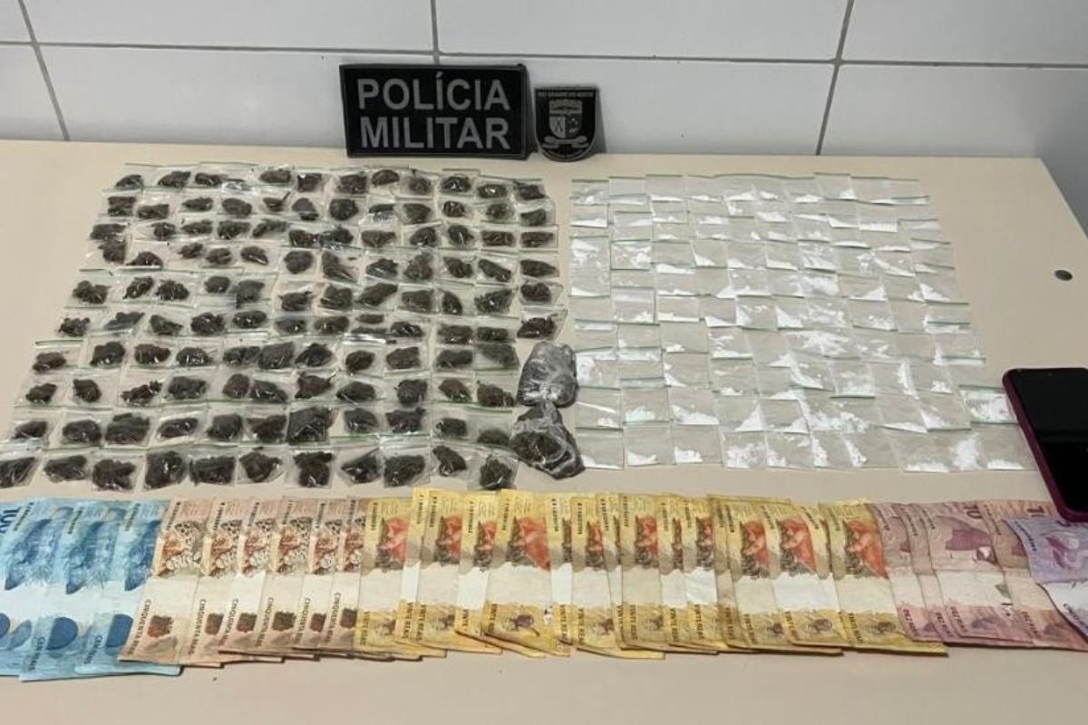 Polícia prende três suspeitos por tráfico de drogas na Praia de Pipa