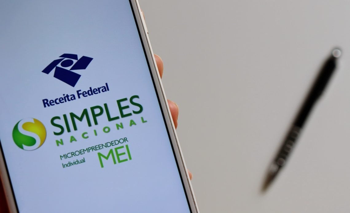 Receita Federal alerta MEIs sobre mensagens falsas enviadas para aplicar golpe da cobrança de débitos